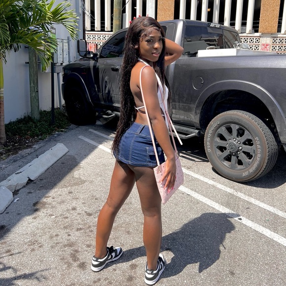 Meet your Posher, Kiara - Picture 3 of 3